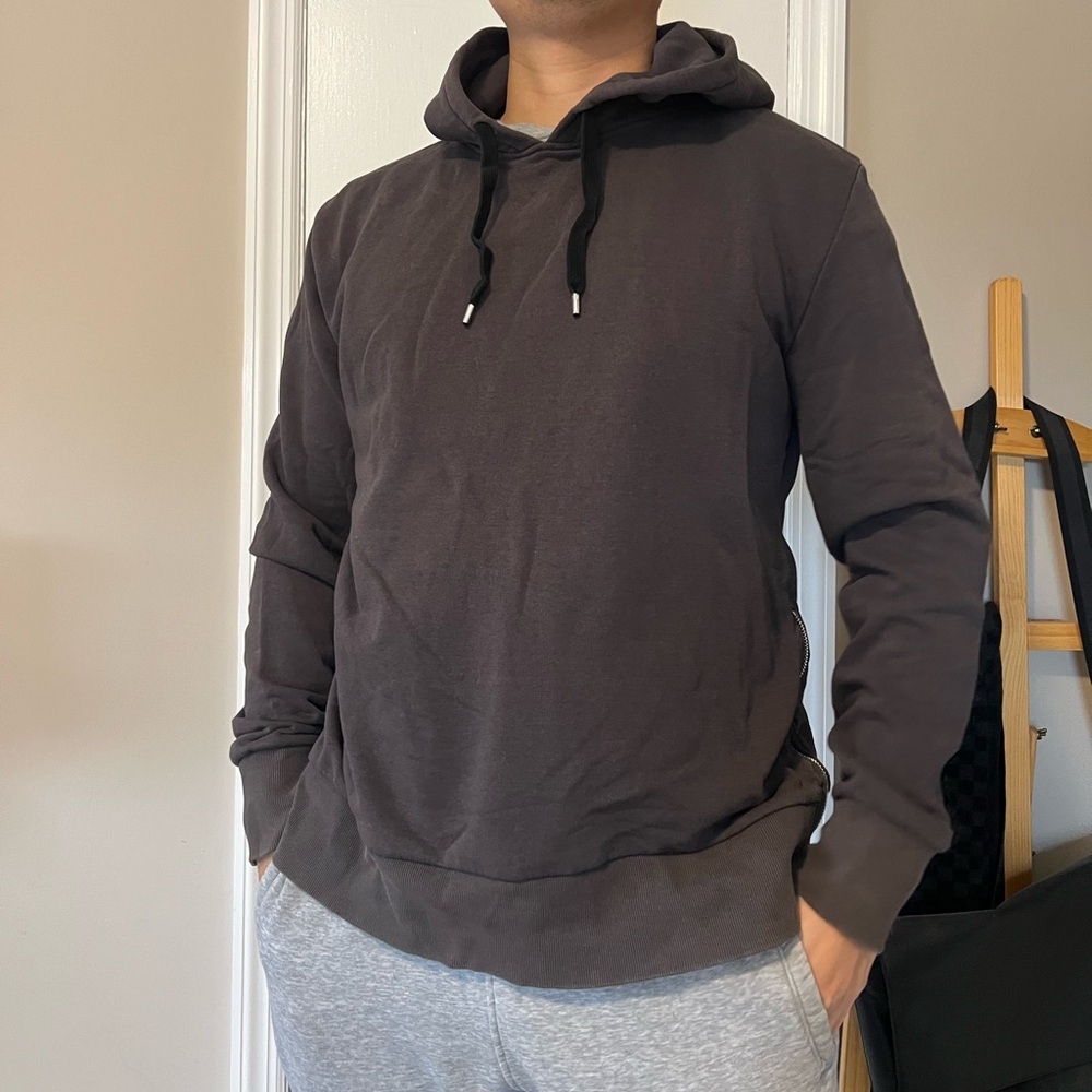 Hoodie with zip on sides